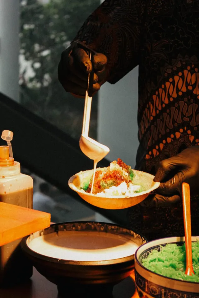 Live station with a chef cooking on site