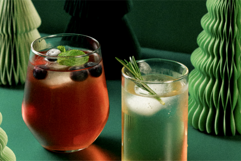 Crisp Red Apple Punch and Merry Berry Blackcurrant Punch in To Go Box