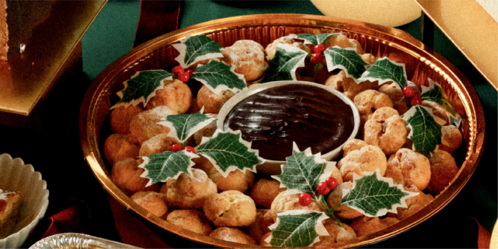 Complimentary Mini Choux Puff Wreath
